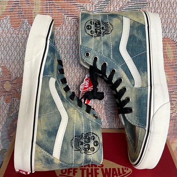 Vans Men’s Sk8-Hi Tapered
Denim Embroidery Olive/White 
VN0A5KRUY33
Sneakers - Picture 12 of 16